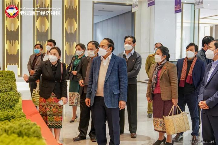 老挝国家副主席本通·吉玛尼莅临磨丁经济特区，视察国