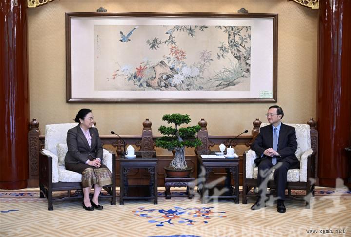 杨洁篪分别会见柬埔寨、老挝驻华大使
