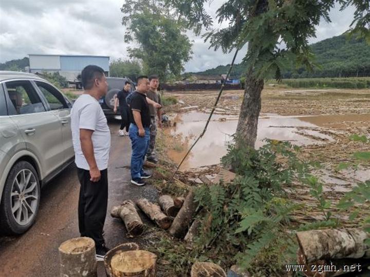 县委主要领导在督导检查强降雨防范工作时强调：强化责
