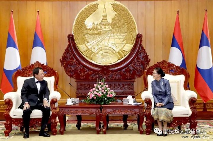 国家副主席欢送在老挝完成外交事务的泰国大使