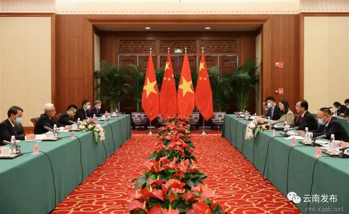 王宁会见越南驻华大使范星梅一行 共同见证胡志明昆明