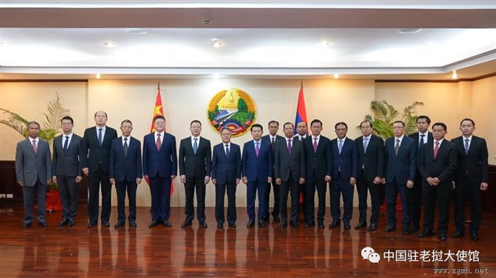 姜再冬大使辞行拜会老挝副总理兼外长沙伦赛