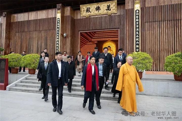 老挝建国阵线中央委员会主席辛拉冯·库派吞参访深圳弘法寺