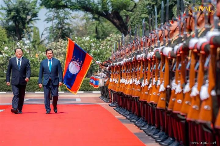 老挝举行隆重仪式欢迎洪玛内访问