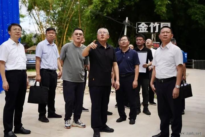 朱家伟刀文现场督导推进西双版纳机场改扩建工程