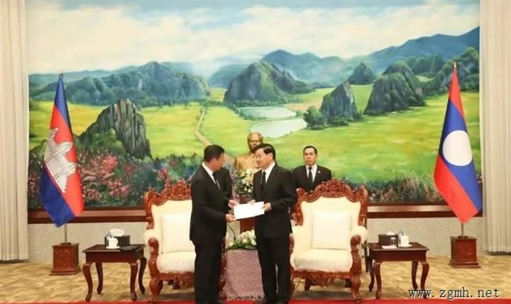 老挝国家主席通伦会见柬埔寨首相洪玛耐
