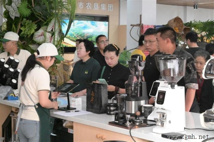 “雨林臻源”西双版纳景洪农垦特色农产品推广中心揭幕