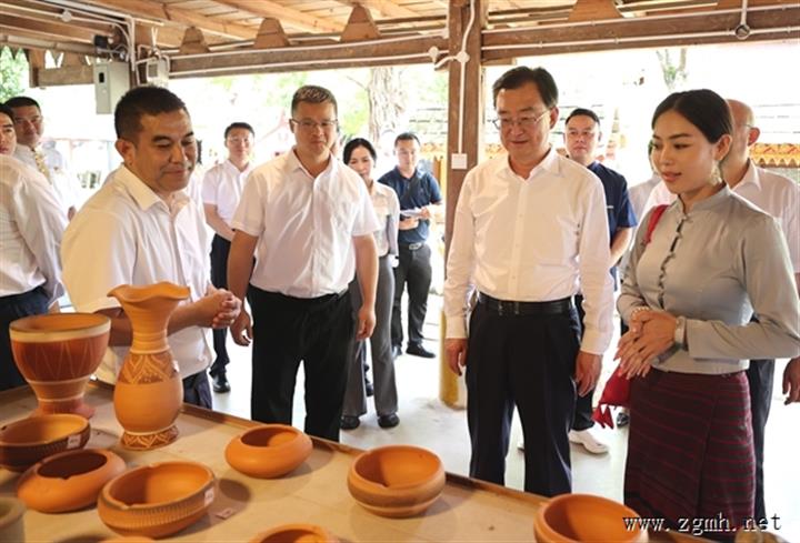王宁在西双版纳州调研时强调 要深化落实习近平总书记考察云南重要讲话精神 让美丽西双版纳更加宜游宜居宜