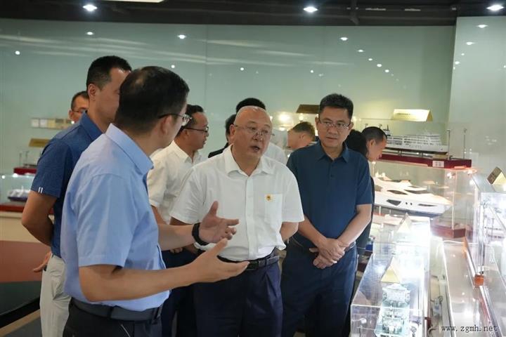 西双版纳州与钦实集团签署协议 共绘水上文旅新篇章