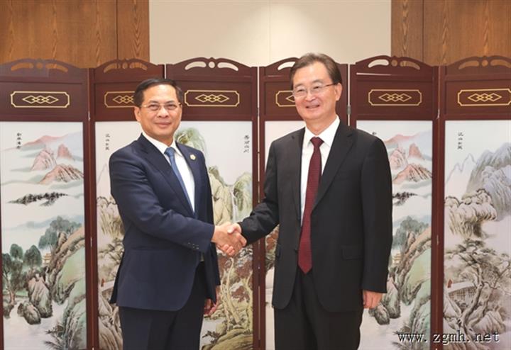 王宁会见越南副总理兼外长裴青山