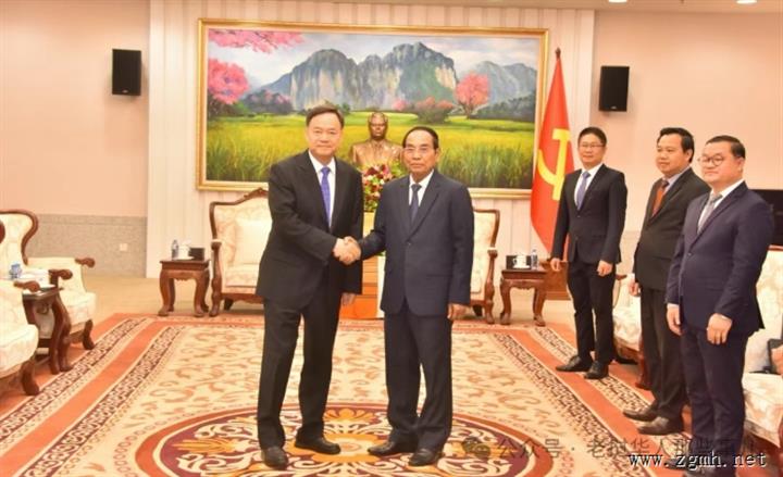 中国广西代表团访问老挝，周异决拜会本通