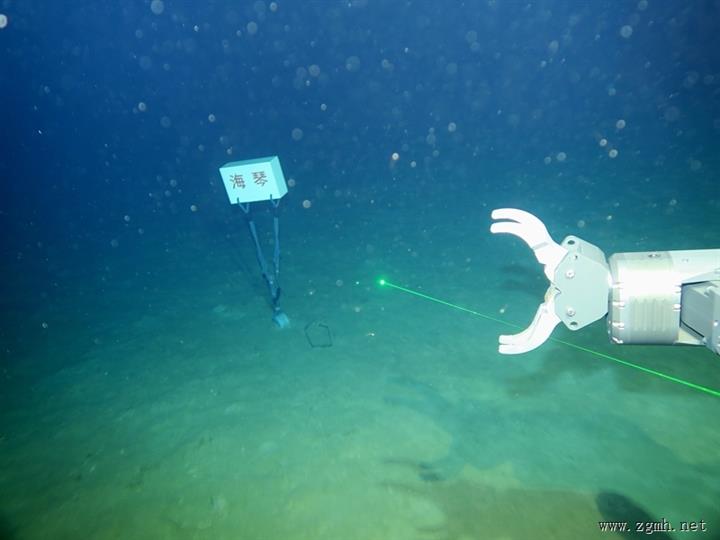 我国自主研制的6000米级深海无人遥控潜水器“海琴”号在南海成功海试