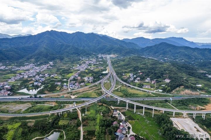 确保基本实现社会主义现代化取得决定性进展——写在党的二十届四中全会召开之际