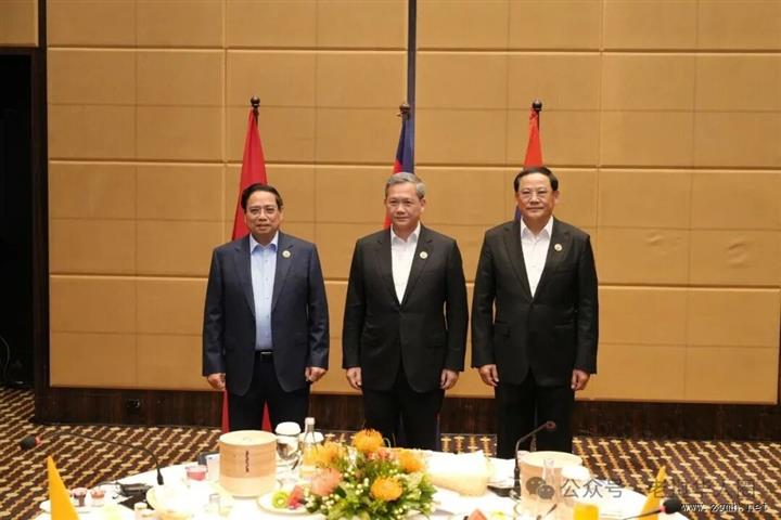 老挝、越南、柬埔寨总理吉隆坡早餐会