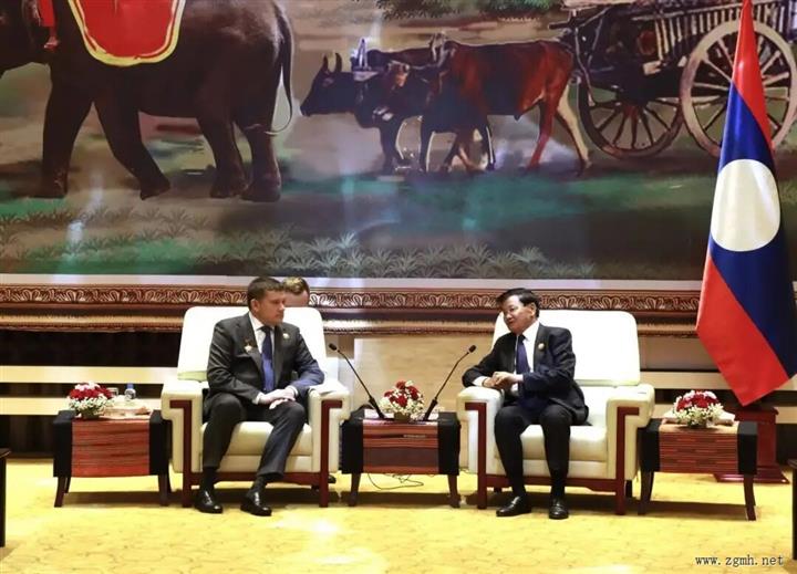 老挝国家主席会见俄罗斯联邦委员会副主席