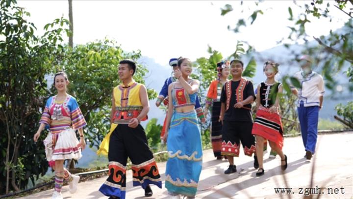 4060 公里边境线，374 颗 “明珠” 因路而亮原标题：全力建设“四好农村路” 