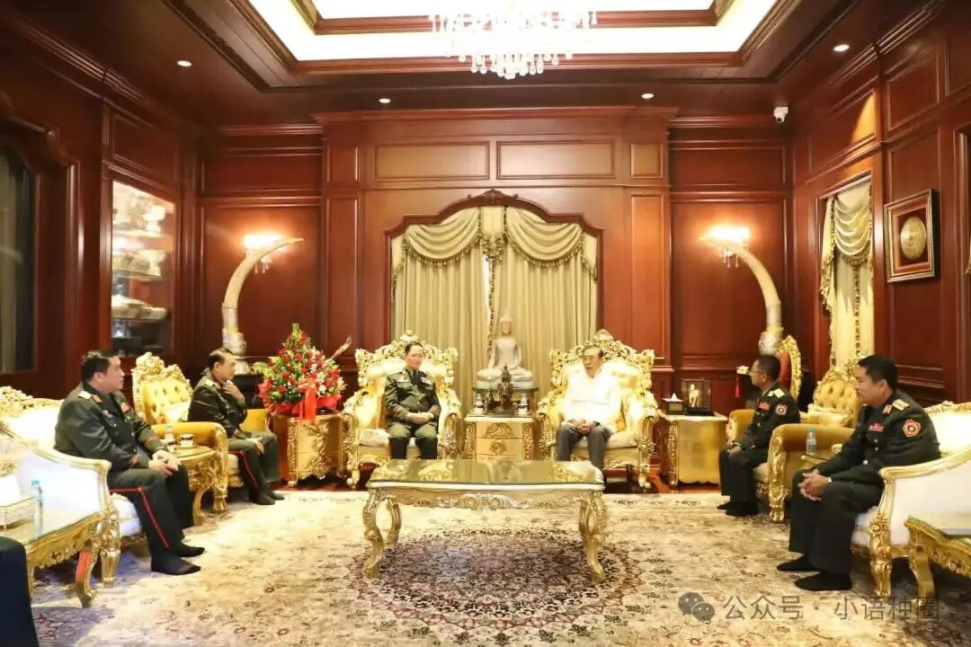 老挝国防部领导层看望慰问前国家主席朱马里·赛雅颂，坎良：只要一息尚存，必将为保卫祖国而战