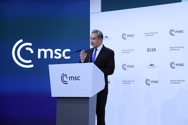 王毅：携手校准历史巨轮的正确航向