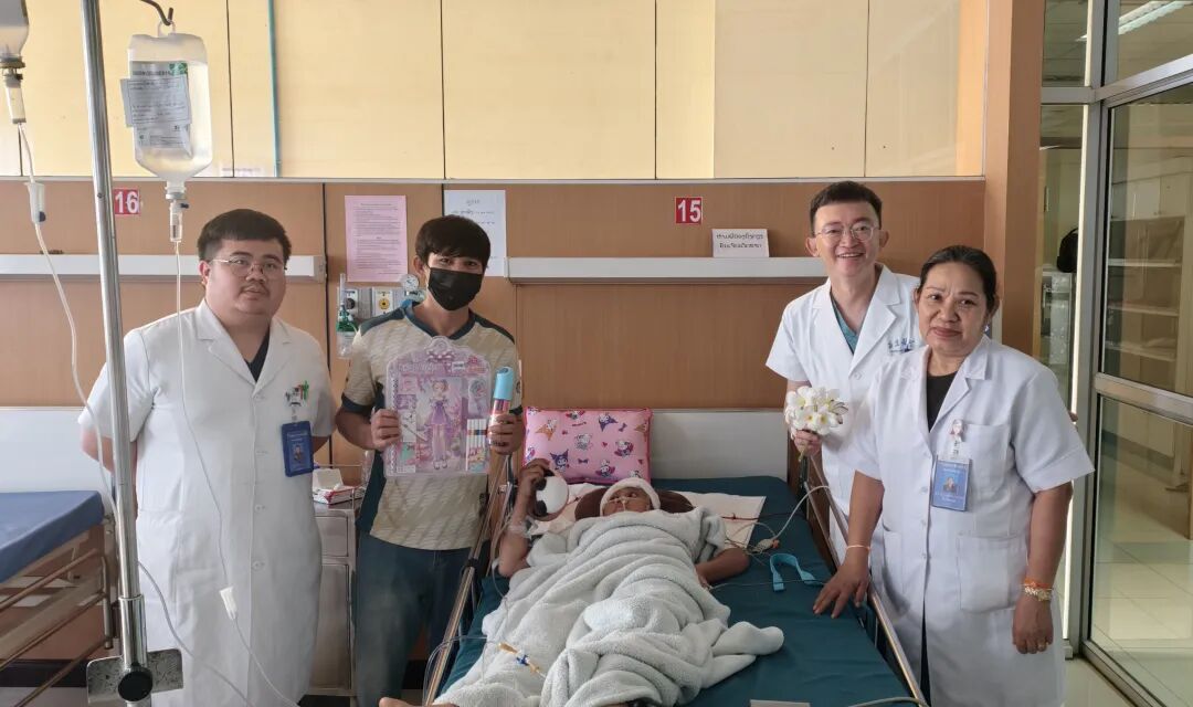 送您一朵占芭花——援老医疗队专家成功救治霰弹枪伤女童