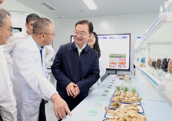 王宁在云南白药集团调研时强调 聚焦主责主业 深化改革创新 引领带动全省生物医药产业健康可持续发展