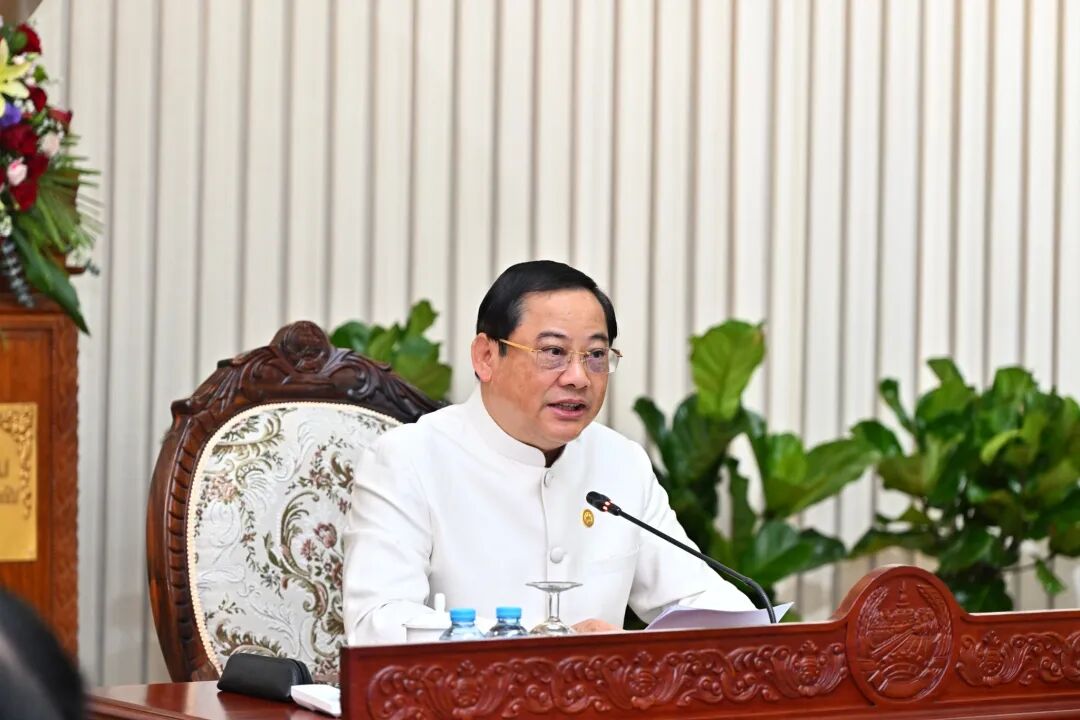 老挝政府2026年5月份常会在总理府开幕