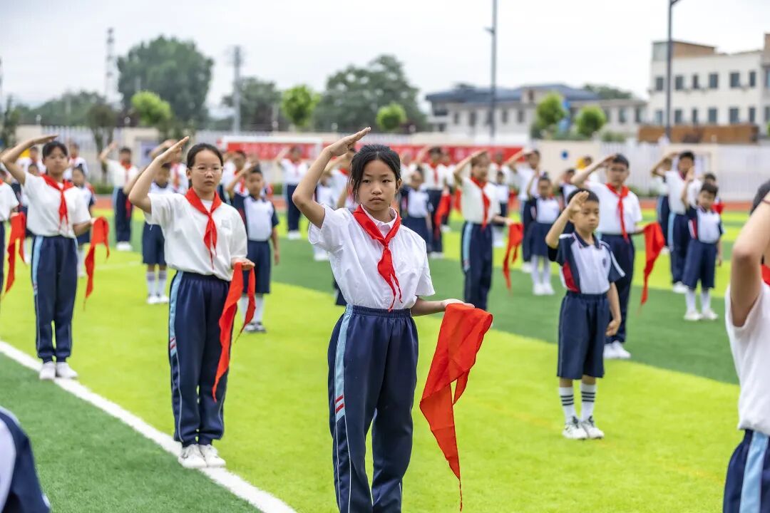 全国共有1.12亿名少先队员     