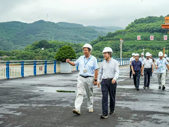 马志刚在开展巡河巡林工作时强调：坚决守好发展和生态两条底线 以高水平生态环境保护推动高质量发展