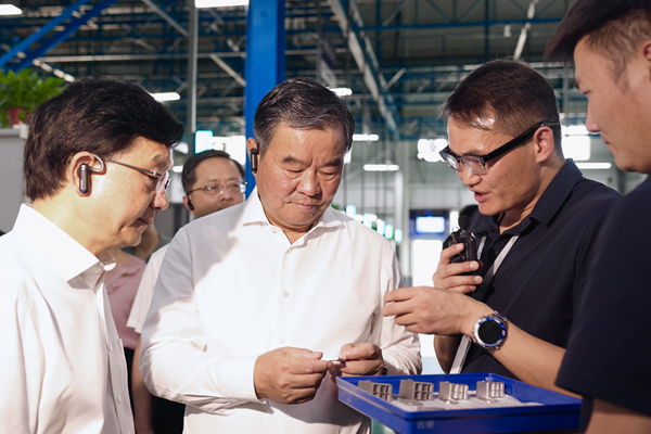 何报翔率队赴云南调研 推动高载能产业有序西移 促进能源就地消