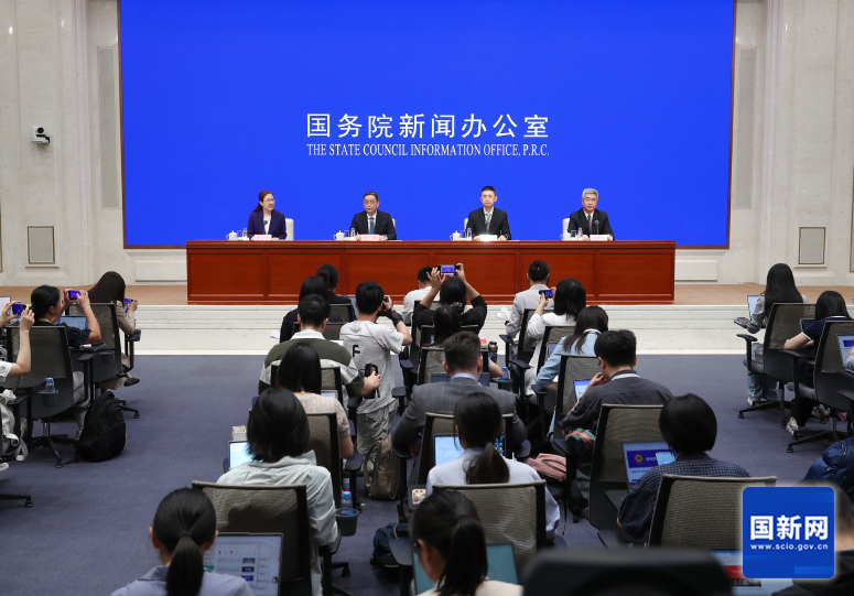国新办举行国务院政策例行吹风会 介绍加强中小企业回款难问题治理有关工作情况