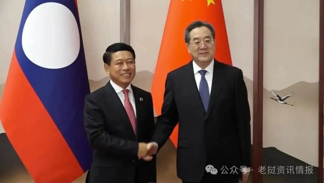 国务院副总理丁薛祥与副总理沙伦赛·贡玛西举行了双边会见。