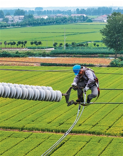 人民日报海外版：年度计划安排相关投资约两万亿元—— 央企发力建设“六张网”